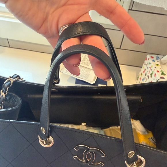 CHANEL Large Shopping Tote Bag - Picture 3 of 12